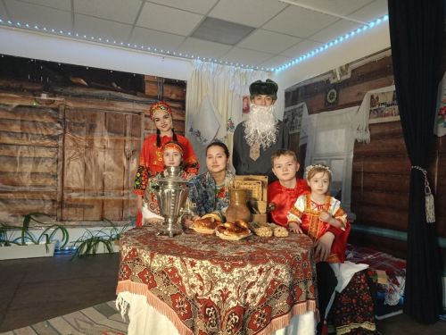 Когда сказка оживает: спектакль в Н.Морквашах подарил зрителям чудо и тепло