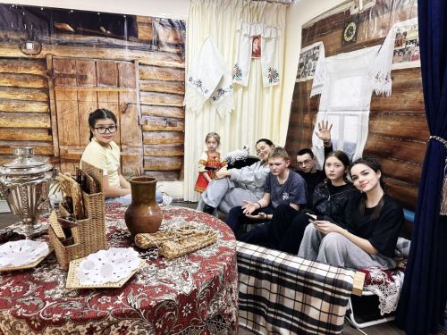 Когда сказка оживает: спектакль в Н.Морквашах подарил зрителям чудо и тепло