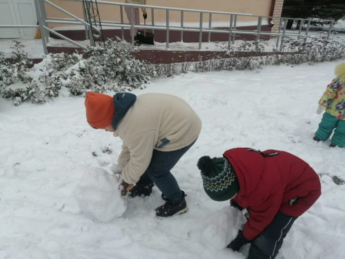 Балалар елның беренче карына сокландылар