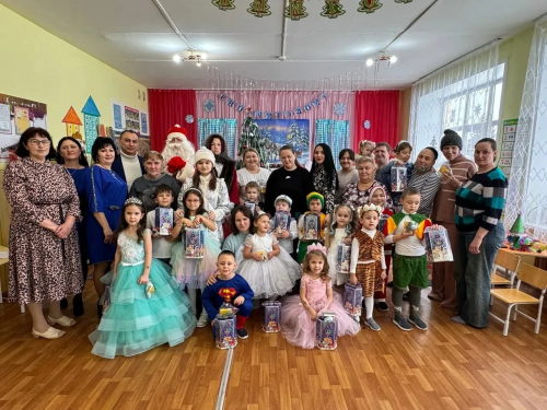 Октябрьский балаларына күңелле Яңа ел килде