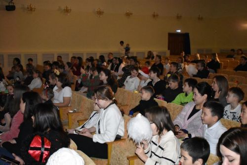 В Верхнем Услоне для детей участников СВО подарили новогоднее чудо