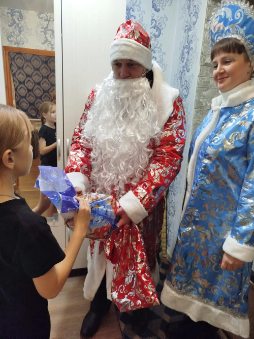Полицейские Верхнеуслонского района поздравили детей с Новым годом