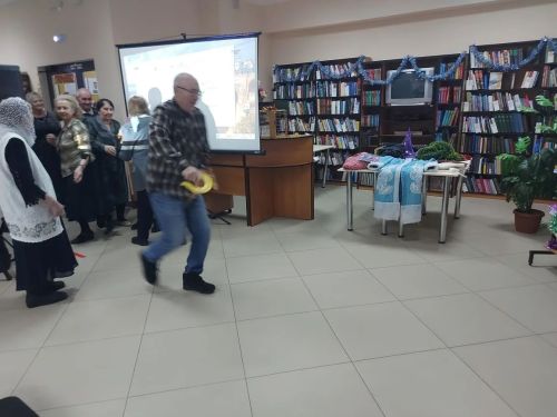 В Верхнеуслонской библиотеке для старшего поколения провели новогодний огонёк