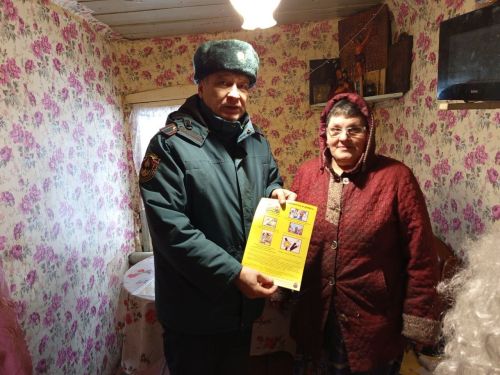 В Верхнеуслонском районе Дед Мороз проверил пожарные извещатели