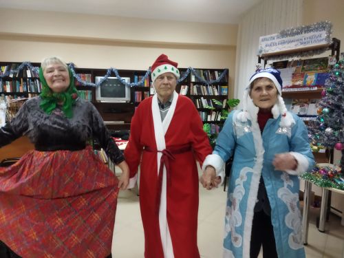 В Верхнеуслонской библиотеке для старшего поколения провели новогодний огонёк