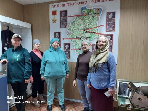 Серебряные волонтеры посетили музей в Верхнем Услоне