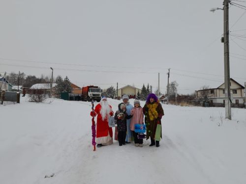 В Печищах поздравили матерей участников СВО и старожила села