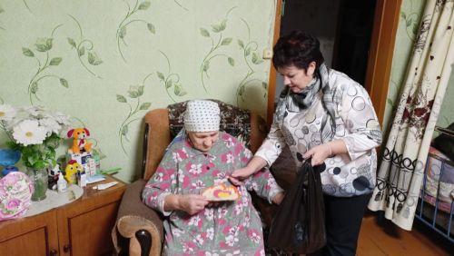 Акция «Вам дарим доброту»: волонтёры и дети поддержали людей с инвалидностью