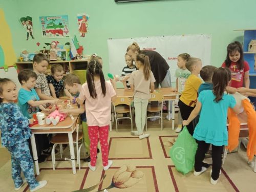 “Каенкай” балалары волонтерлыкка беренче адымнарын ясыйлар