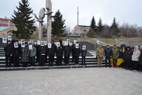 В Верхнем Услоне прошел митинг в честь Героев Отечества