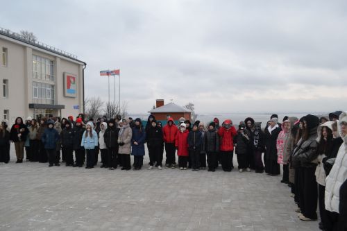 В Верхнем Услоне прошел митинг в честь Героев Отечества