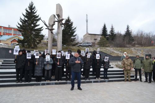 В Верхнем Услоне прошел митинг в честь Героев Отечества