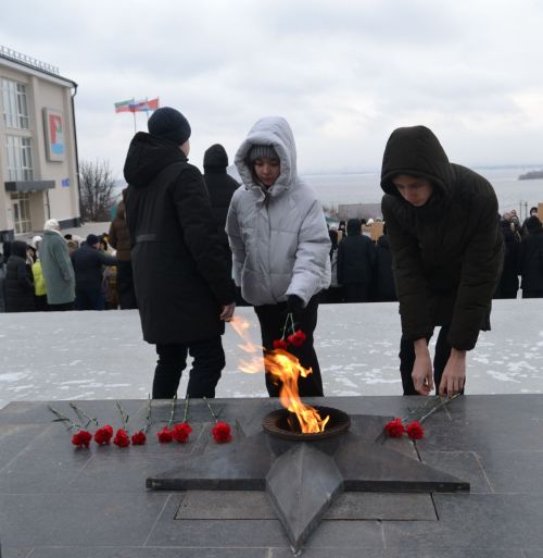 В Верхнем Услоне прошел митинг в честь Героев Отечества