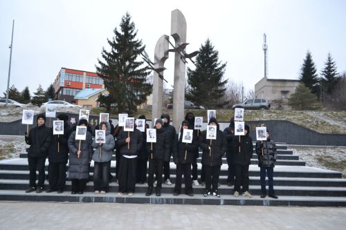 В Верхнем Услоне прошел митинг в честь Героев Отечества