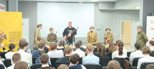 Яшьләр клубында патриотик чара узды