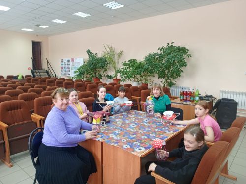В Макулове мастерили кормушки для птиц
