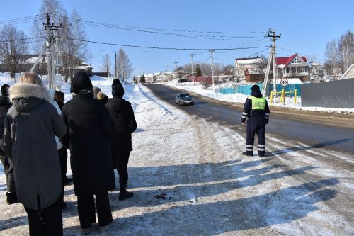 В Верхнеуслонском районе водителей поздравили с Днем защитника Отечества