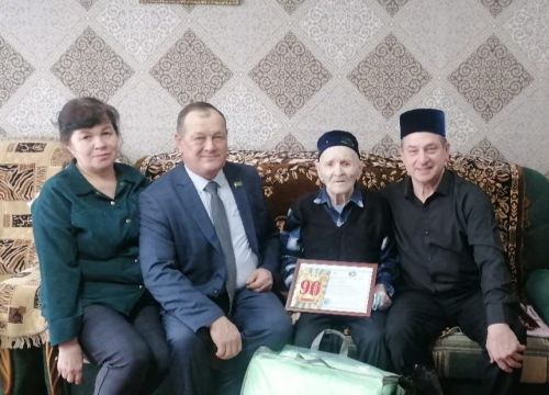 Мәмәтхуҗада авыл хуҗалыгы ветераннарын котладылар