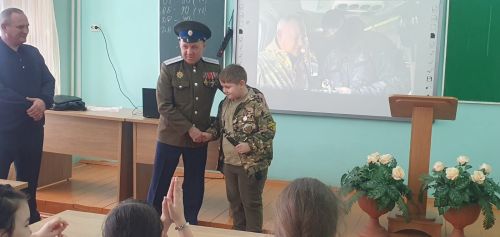 Сила тыла: Данилу Бабаеву из Верхнего Услона вручили медаль