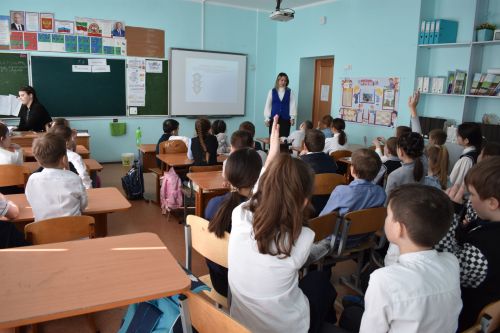 В Верхнеуслонской средней школе учащимся напомнили о соблюдении ПДД