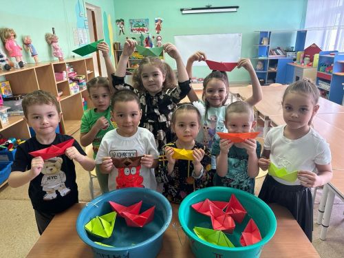 В Верхнеуслонской «Березке» прошел «День бумажного кораблика»