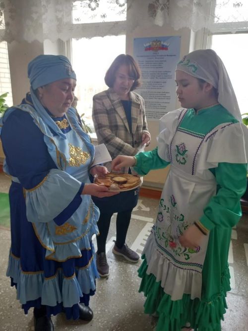 Матюшино урта мәктәбенә Нәүрүзбикә килде