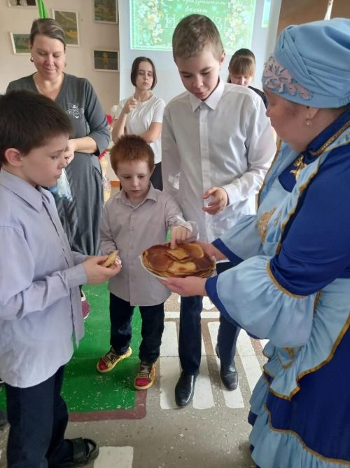 Матюшино урта мәктәбенә Нәүрүзбикә килде