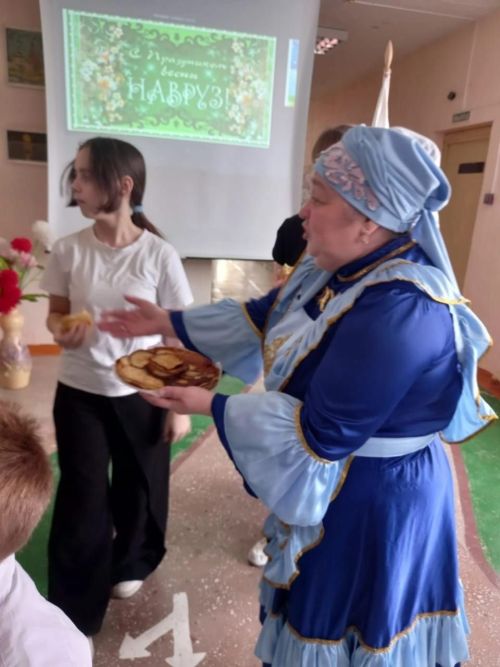 Матюшино урта мәктәбенә Нәүрүзбикә килде
