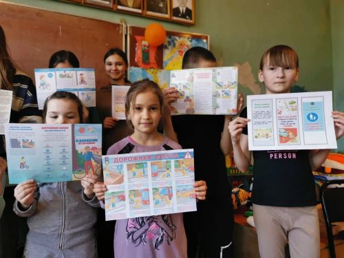 Кызыл Байракта юл хәрәкәте кагыйдәләрен искә төшерделәр