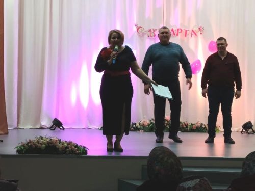В Коргузе сельчанкам подарили «Букет прекрасных поздравлений»