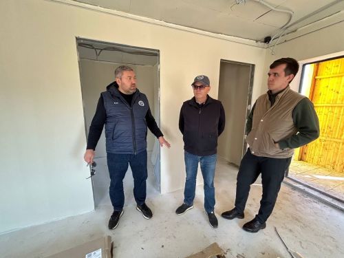 Евгений Варакин проверил стройки и ремонты соцобъектов в Верхнеуслонском районе