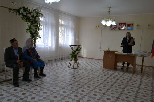 Супруги Абраровы из Верхнего Услона отметили бриллиантовую свадьбу