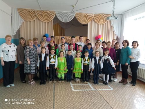Октябрьский мәктәбендә татар теле укытучылары түгәрәк өстәлгә җыелды