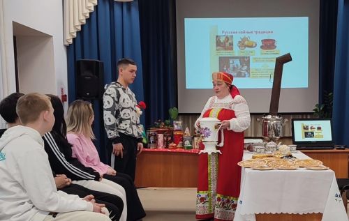 Бакча Сарайда чәй эчү традицияләре белән таныштылар
