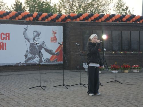 «В 6 часов вечера после войны»: Верхний Услон спел в память о подвиге