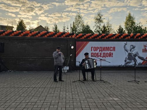 «В 6 часов вечера после войны»: Верхний Услон спел в память о подвиге