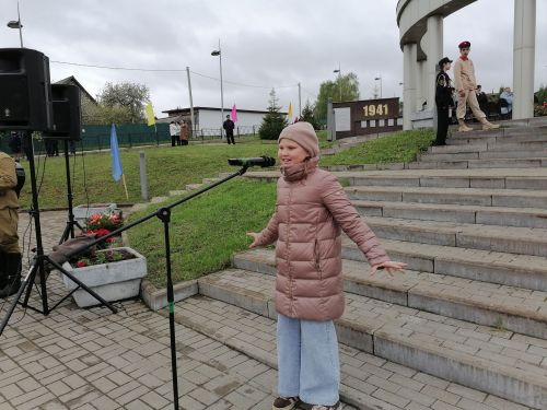 Библиотекари провели в Парке Героев акцию «Голос Победы» 9 Мая
