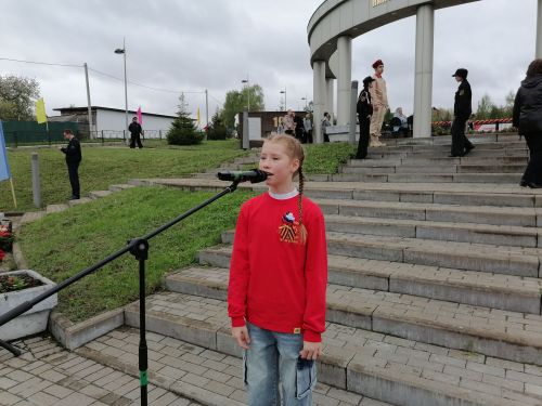 Библиотекари провели в Парке Героев акцию «Голос Победы» 9 Мая