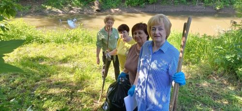 «Живи, родник!»: макуловские активисты провели экологический субботник