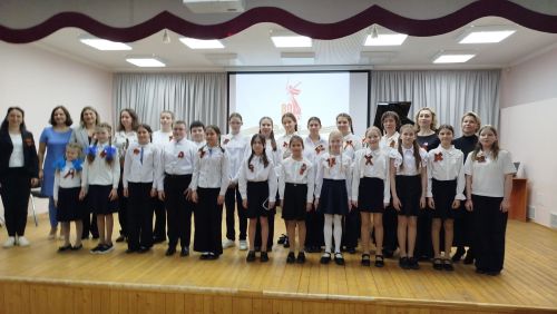 В Верхнем Услоне спели песни Великой Победы