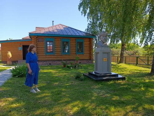 Учителя татарского языка и школьные библиотекари посетили родину Каюма Насыри
