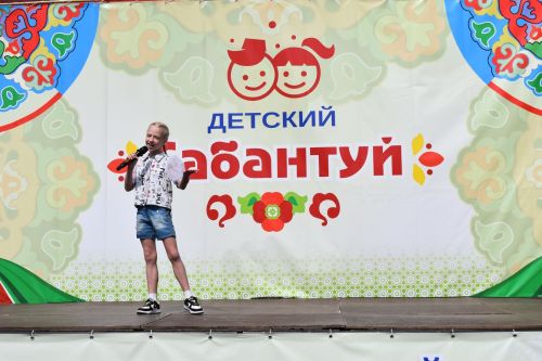 Яркие моменты Сабантуя в Верхнем Услоне: борьба, концерты и народные гуляния