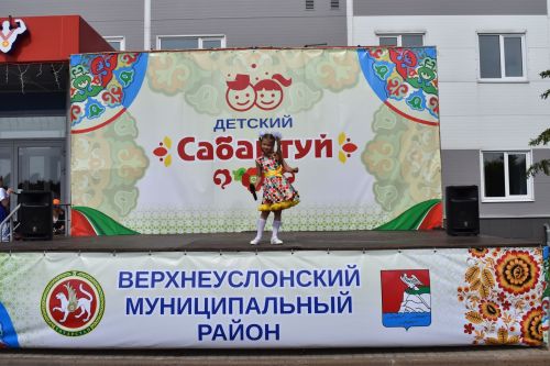 Яркие моменты Сабантуя в Верхнем Услоне: борьба, концерты и народные гуляния