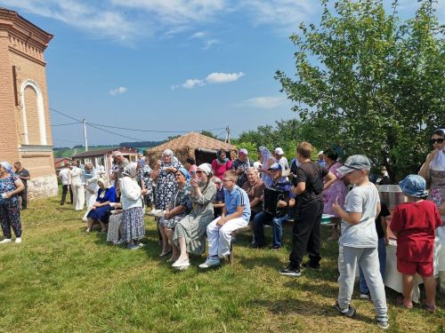 Праздник Петра и Павла собрал гостей в селе Коргуза