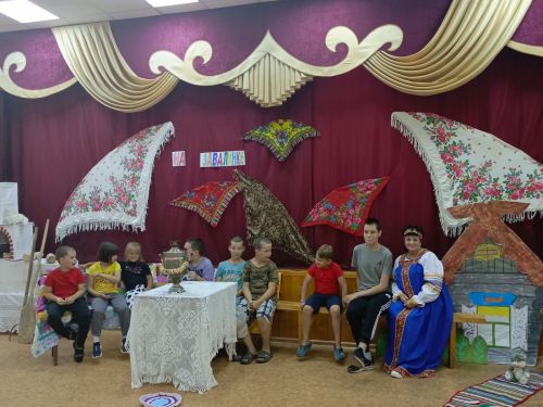 Фольклорные посиделки «На завалинке» собрали детей в Кильдеево