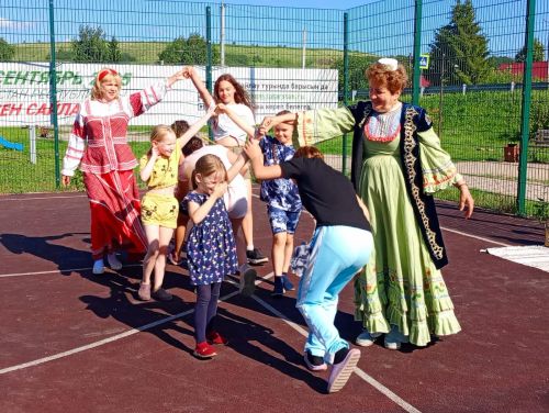 «В старину бывало»: в Макулове дети окунулись в мир русского фольклора