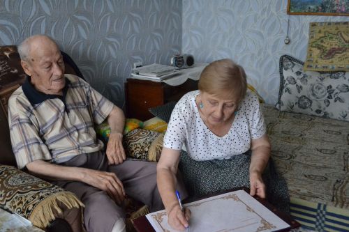 Супруги Низамовы из Верхнего Услона отметили изумрудную свадьбу