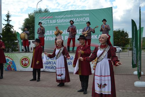Верхний Услон стал центром фестиваля добрососедства «Наш двор»
