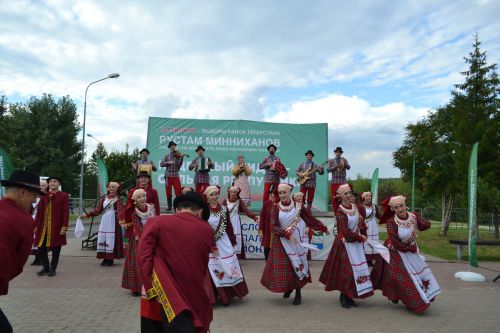Верхний Услон стал центром фестиваля добрососедства «Наш двор»