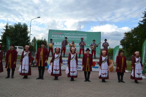 Верхний Услон стал центром фестиваля добрососедства «Наш двор»